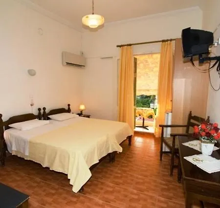Adonis Aparthotel 2*