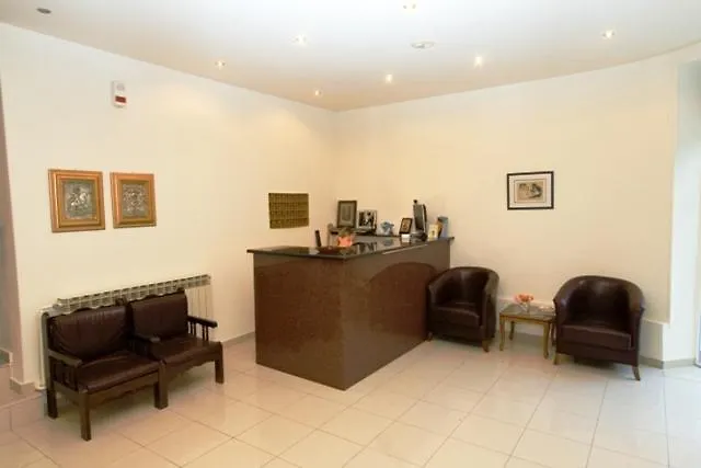 Lägenhetshotell Adonis